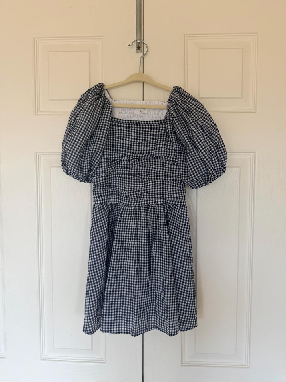 Gingham Puff Sleeve Mini Dress in Navy & White
Girls Size 5/6